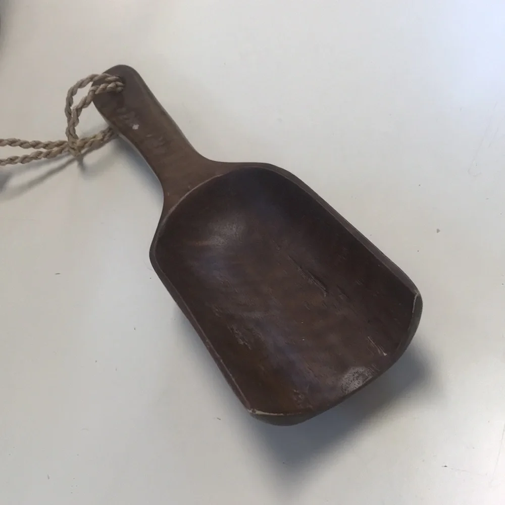 Large‎ (13